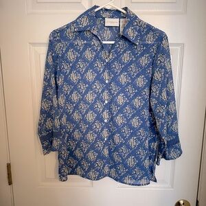 Liz Claiborne Blue paisley Blouse size small
